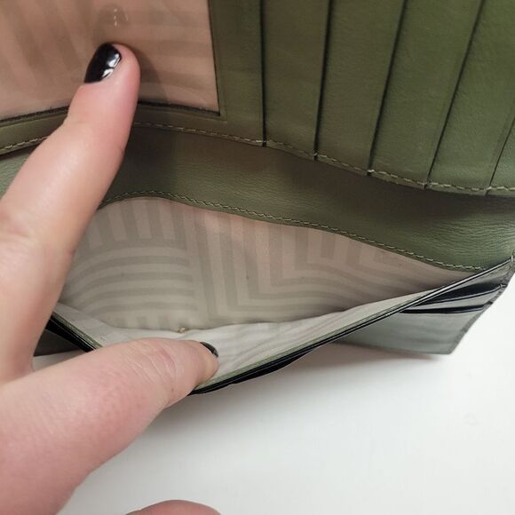 Kate Spade Green Wallet - Picture 6 of 15